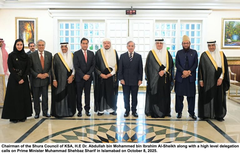 پاکستان اور سعودی عرب کے مابین حالیہ مشترکہ دفاعی معاہدہ دونوں ممالک کے اقتصادی، تزویراتی، دفاعی اور تجارتی تعلقات کو مزید فروغ دے گا، وزیر اعظم محمد شہباز شریف کی سعودی شوری کونسل کے چیئرمین ڈاکٹر عبداللہ بن محمد بن ابراہیم الشیخ سے ملاقات میں گفتگو