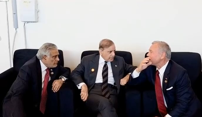 وزیراعظم شہباز شریف اور نائب وزیراعظم سینیٹر محمد اسحاق ڈار کی شرم الشیخ میں غزہ امن سربراہ اجلاس کے موقع پر اردن کے بادشاہ عبداللہ دوم سے غیر رسمی ملاقات ، باہمی دلچسپی کے امور پر تبادلہ خیال