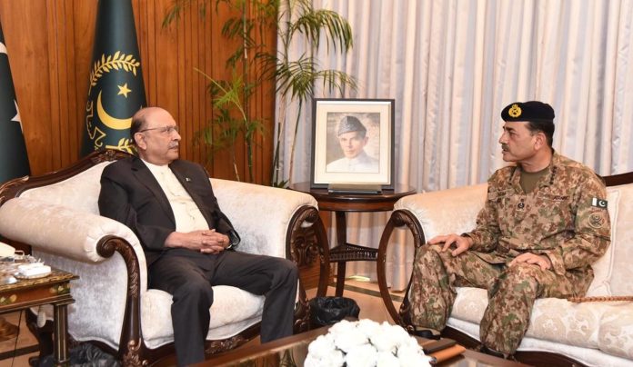 صدر آصف علی زرداری سے چیف آف آرمی سٹاف فیلڈ مارشل سید عاصم منیر کی ملاقات, صدر مملکت کو ملک کی مجموعی اندرونی اور بیرونی سلامتی کے ماحول پر بریفنگ