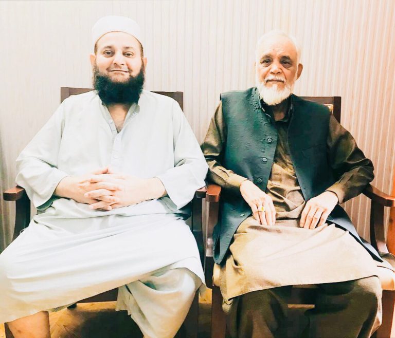 انسٹی ٹیوٹ آف پیس اینڈ ڈیویلپمنٹ کے صدر ڈاکٹر سردار محمد طاہر تبسم کی سابق صدارتی مشیر سردار زاہد عزیز مغل سے ملاقات