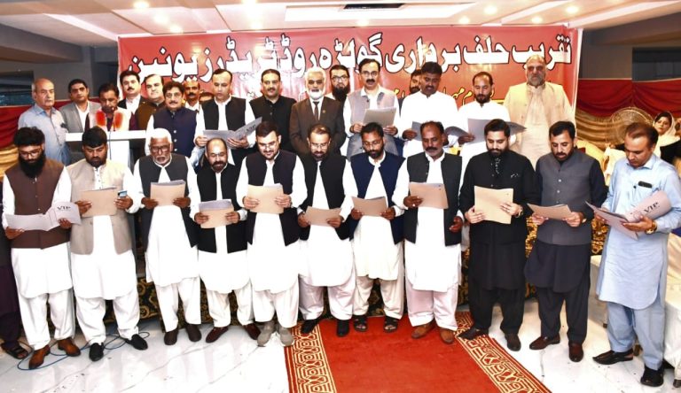 فرنیچر انڈسٹری کے مسائل حل کرائے جائیں گےِ، ملک ابرار، اجمل بلوچ، زاہد حسین، صابر اعوان، شاہد پراچہِ، سردار ثاقب کا ٹریڈرز ویلفیئر ایسوسی ایشن گولڑہ روڈ فرنیچر مارکیٹ کے نو منتخب عہدیداروں کی حلف برداری تقریب سے خطاب