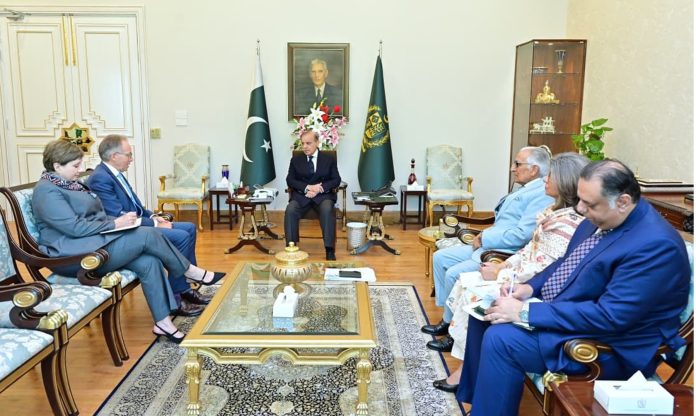 پاکستان آسٹریلیا کے ساتھ زراعت و لائیو سٹاک کے شعبوں میں تعاون اور اعلیٰ معیار کے گوشت کی برآمد کیلئے مضبوط تعلقات کا خواہاں ہے، وزیراعظم محمد شہباز شریف کی آسٹریلیا کے سبکدوش ہونے والے ہائی کمشنر سے گفتگو