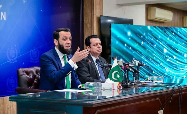 پاکستان نے بھارت کی جانب سے رچائی گئی سازش ناکام بنا دی، اعجاز ملاح نامی ماہی گیر کو گرفتار کرلیا ، وفاقی وزیر اطلاعات عطاء اللہ تارڑ کی پریس کانفرنس