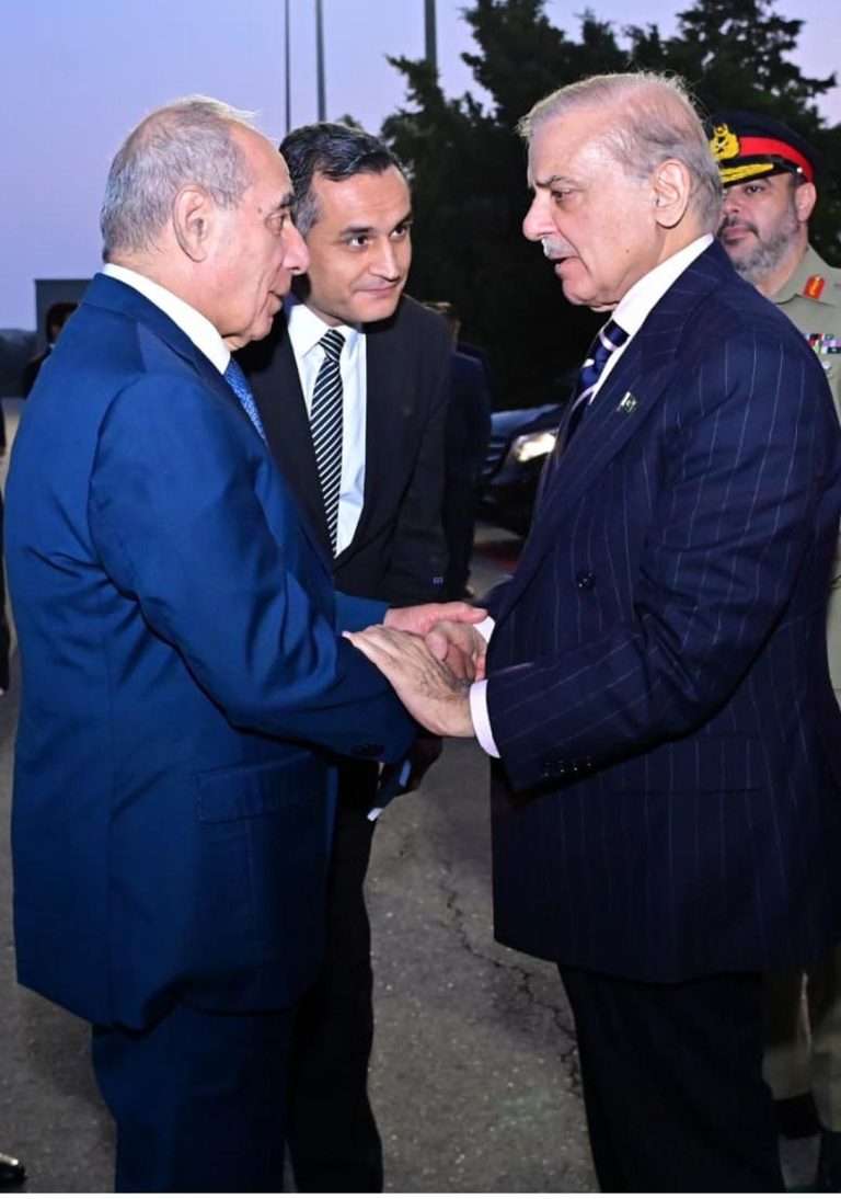 وزیرِ اعظم شہباز شریف آذربائیجان کے دو روزہ دورے کے بعد اسلام آباد واپس پہنچ گئے