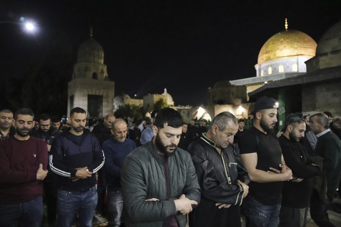 23829418 Aqsa2