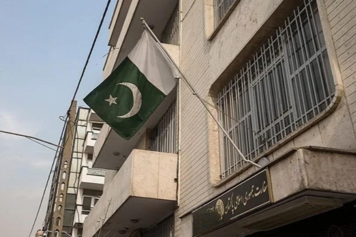 Israel Strikes Near Pakistani Ambassadors Residence And Embassy Itself In Tehran 3216953 20260327000403 20260327000403