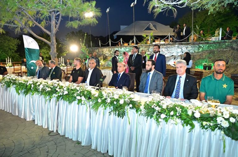 PM hosts dinner in honour of cricket teams of South Africa, Pakistan