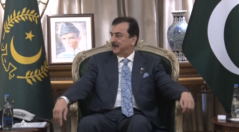 Gilani Reaffirms Commitment to South Punjab’s Development