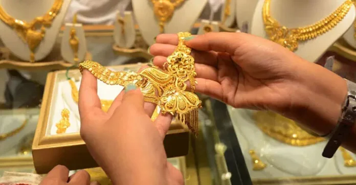 Gold Surges Past $5,200 as Dollar Hits Near Four-Year Low